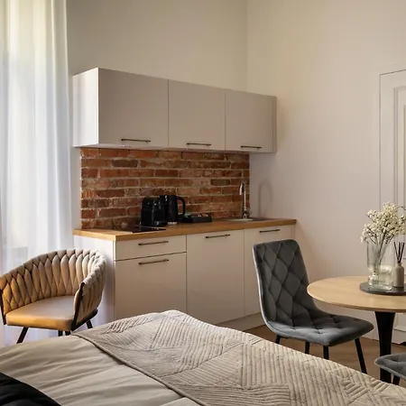 Old Town Charm & Chic By Downtown Apartments Krakow Room photo