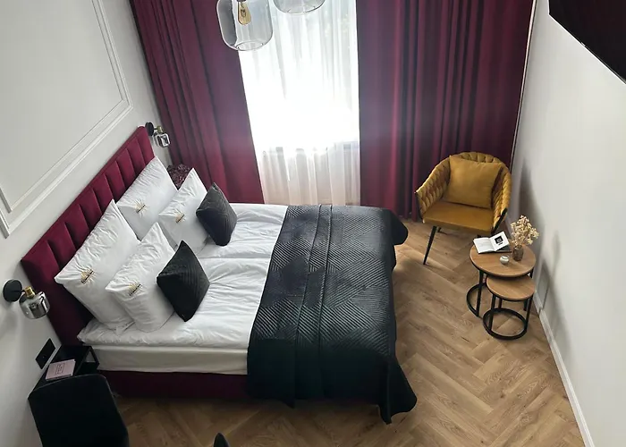 Old Town Charm & Chic By Downtown Apartments