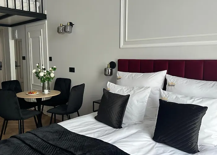 Old Town Charm & Chic By Downtown Apartments