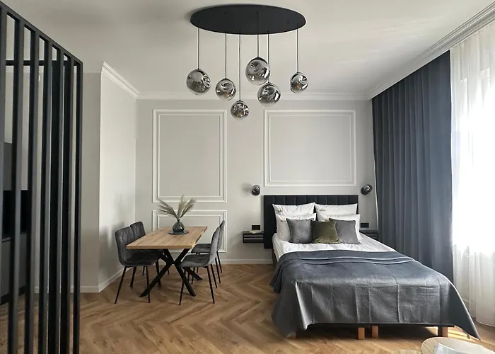 Old Town Charm & Chic By Downtown Apartments