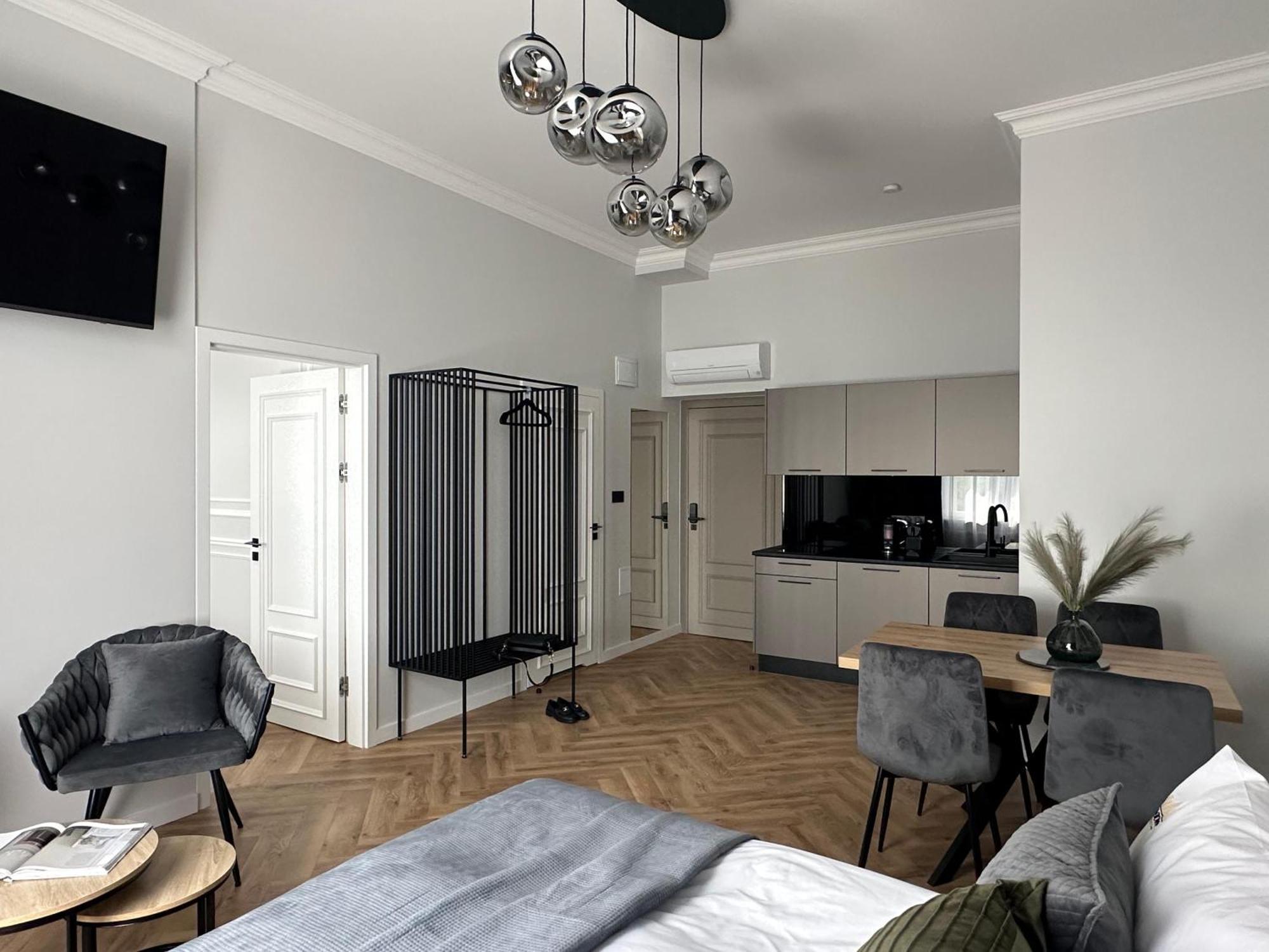 Old Town Charm & Chic By Downtown Krakow