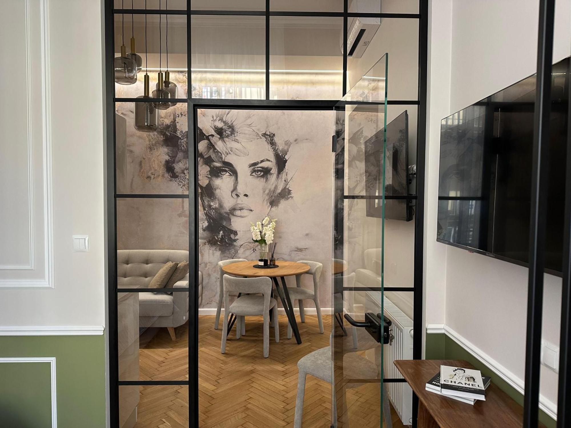 Old Town Charm & Chic By Downtown